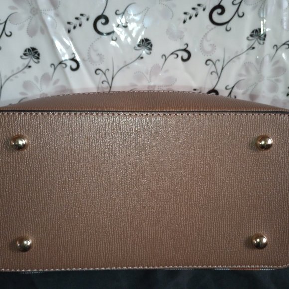 AR New York 2 in 1 Khaki Bag (Arm & Back Strap) Vegan Leather - Picture 6 of 6